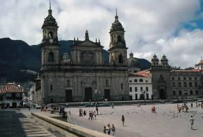 BogotÃ . La cattedrale nella piazza SimÃ²n BolÃ¬var.De Agostini Picture Library/M. Seemuller